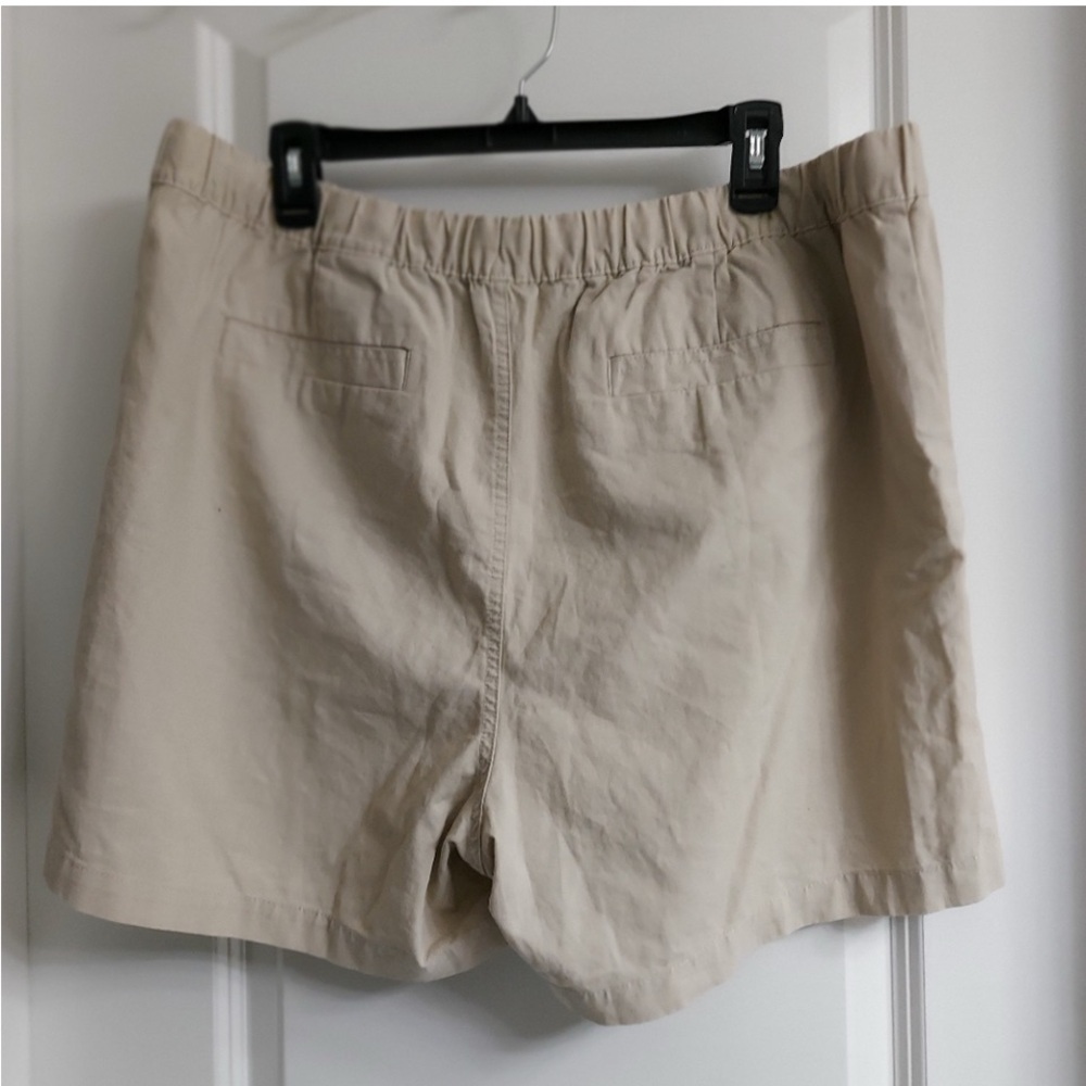 Banana Republic Khaki Women Linen Shorts - Picture 2 of 5